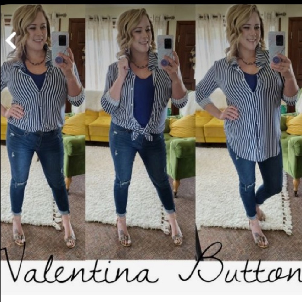 🆕Button up Blouse🆕 - Picture 10 of 12
